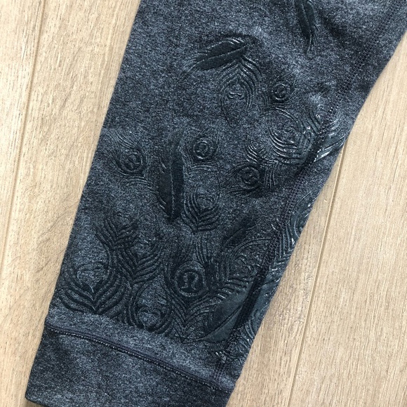Lululemon acro crop yoga pants - Picture 6 of 9